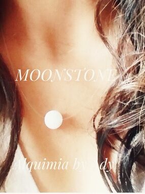 INVISIBLE Moonstone Pendant Necklace in White